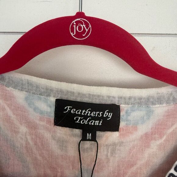 Feathers by Tolani Medium Embroidered White Tie Front Blouse New without Tags - Picture 2 of 5